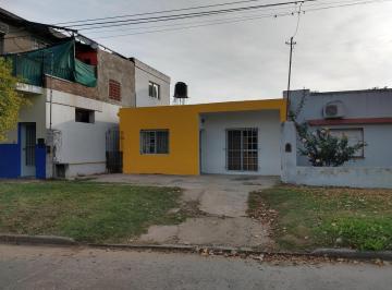 Casa · 120m² · 4 Ambientes · 1 Cochera · Casa - Bo. Leandro N. Alem