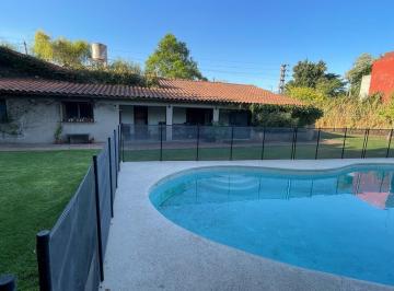 Casa de 6 ambientes, La Plata · Casa de 3 Dorms en Venta