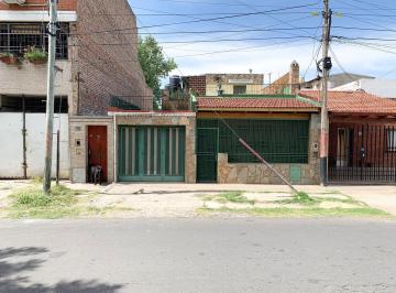 Casa · 75m² · 4 Ambientes · 1 Cochera · Casa Zona Sur Garage Cerca Av Uriburu y España Rosario