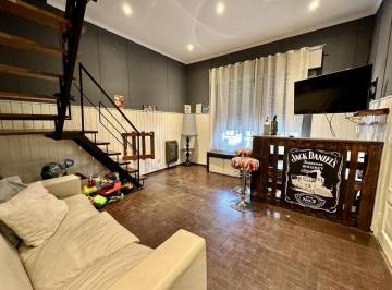 Casa · 154m² · 5 Ambientes · 1 Cochera · Casa en Refinerias