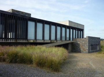 Casa · 140m² · 5 Ambientes · 1 Cochera · 4 Dorm. | Ruta 10