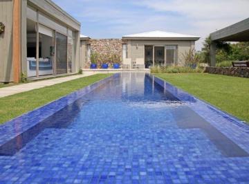 Casa · 1000m² · 4 Ambientes · Alquiler en Club de Mar José Ignacio