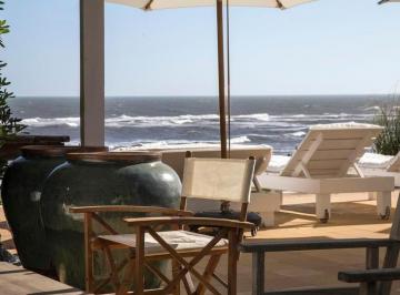 Casa · 220m² · 5 Ambientes · 1 Cochera · Sobre La Playa en Desembocadura La Barra