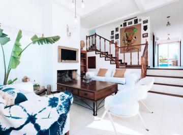 Casa · 450m² · 6 Ambientes · 1 Cochera · 5 Dorm. | El Cazon