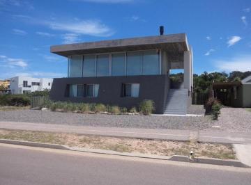 Casa · 200m² · 5 Ambientes · 2 Cocheras · 4 Dorm. | Ruta 10