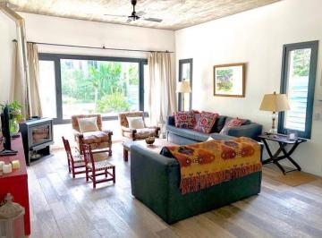 Casa · 110m² · 4 Ambientes · 1 Cochera · 3 Dorm. | San Salvador