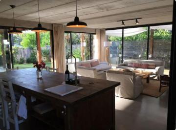 Casa · 150m² · 4 Ambientes · 1 Cochera · 3 Dorm. | Las Brisas