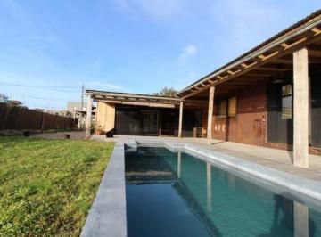 Casa · 120m² · 5 Ambientes · 1 Cochera · Casa Vagones, El Chorro