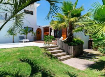 Casa · 1200m² · 4 Ambientes · 2 Cocheras · Casa en Alquiler en La Barra