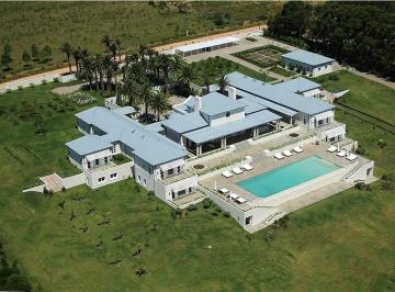 Campo · 4000m² · 10 Ambientes · 3 Cocheras · Chacra - La Barra