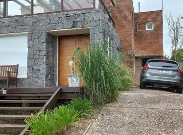 Casa · 100m² · 6 Ambientes · Casa en La Juanita Para Reciclar