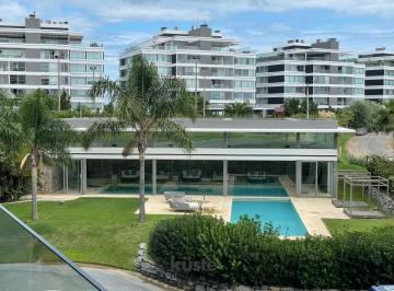 Departamento · 240m² · 4 Ambientes · 1 Cochera · Departamento en Punta del Este