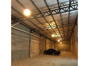 Casa · 372ha · Galpon / Deposito en Zona Norte