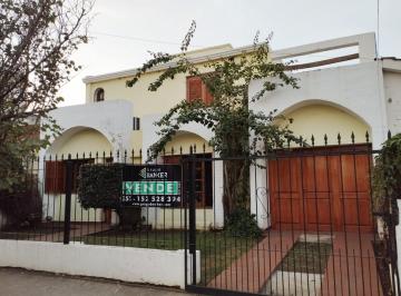 Casa · 172m² · 6 Ambientes · 2 Cocheras · Casa en Venta, B. Jorge Newbery, Córdoba