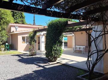 Casa · 565m² · 4 Ambientes · 3 Cocheras · Casa en Venta Villa Allende Golf