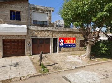 PH · 100m² · 4 Ambientes · 1 Cochera · Venta PH en Planta Baja de 220 m² Oportunidad!