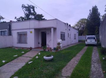 DEH-DEH-332_2 · Casa Sobre Hermoso Lote de Terreno! Retasada!