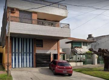 Casa de 4 ambientes, Quilmes · Piso en Quilmes Oeste Centro.