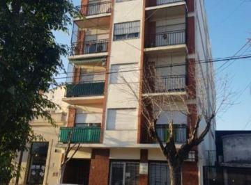 Departamento de 3 ambientes, Lanús · Departamento 3 Amb. Impecable 1/2 Cuadra de Pavon