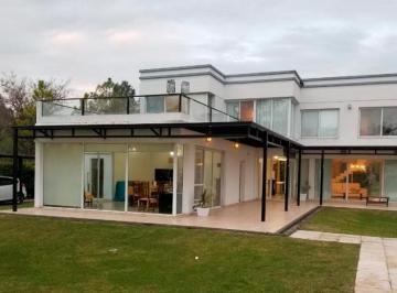 Casa de 5 ambientes, Brandsen · Moderna Propiedad en Venta, 350 m². Posada de Los Lagos, Brandsen.