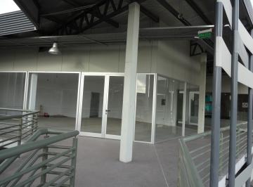 Local comercial , Pilar · Apto Crédito Local / Oficina Segundo Piso Verdi 57/ 95 m² con Renta.