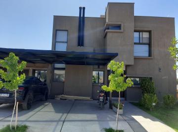 Casa de 4 ambientes, Maipú · Casa en Venta, Rincon de Mitre, 3 Dorm., 4 Baños, Cocheras, Piscina