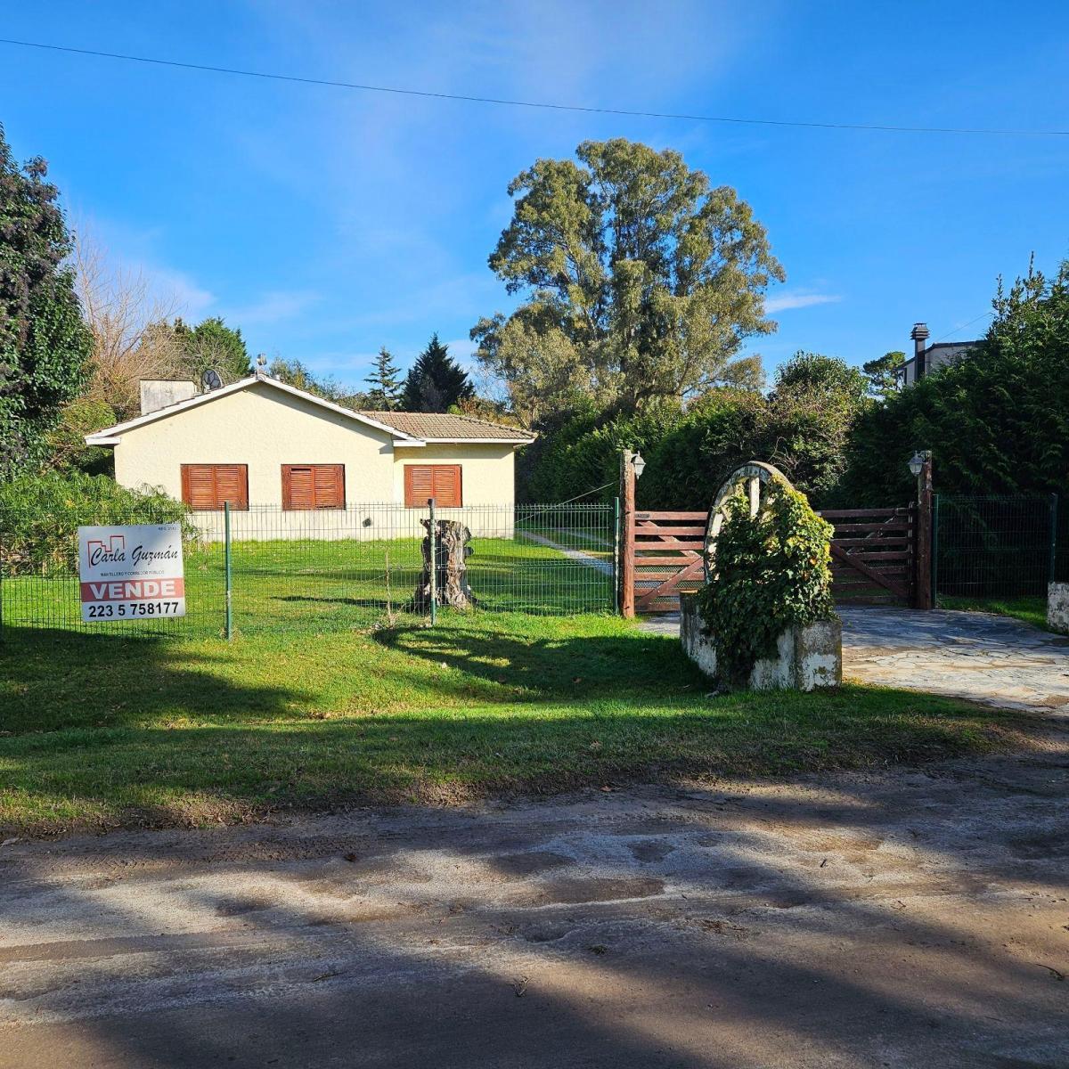 Chalet 4 amb, 132m² con pileta en Barrio La Armonía