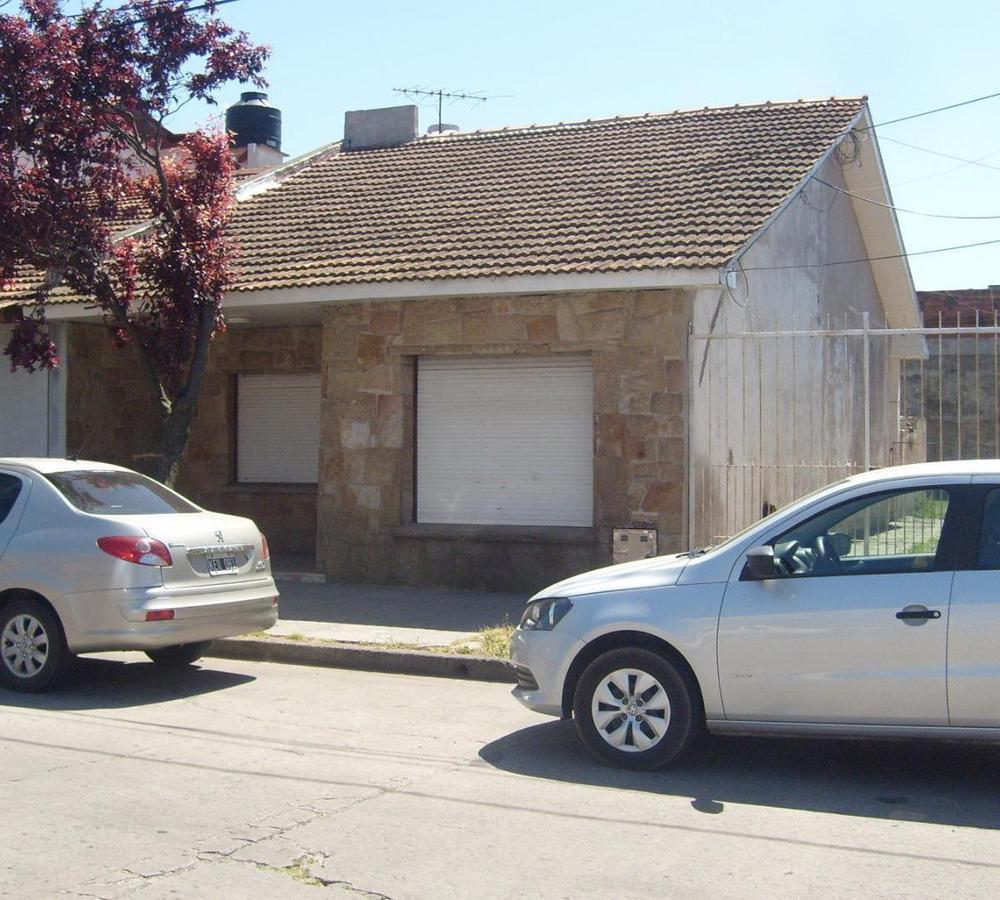 Chalet 3 amb reciclado 90m² en San Juan con entrada para autos