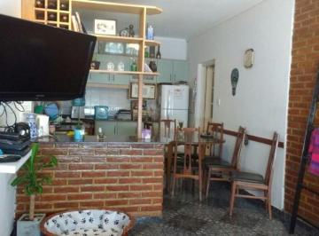 Casa de 5 ambientes, Tres de Febrero · Casa en 2 Plantas con Garage, 5 Amb. y Patio Terraza C/ Balcon Corrido Al Frente