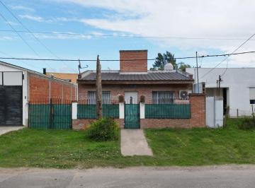 Casa · 62m² · 3 Ambientes · 1 Cochera · Casa en Venta en Lisandro Olmos