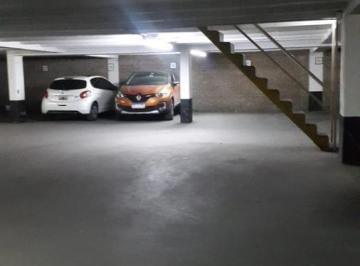 Garage · 1 Cochera · Cochera Centrica a m de H. Yrigoyen
