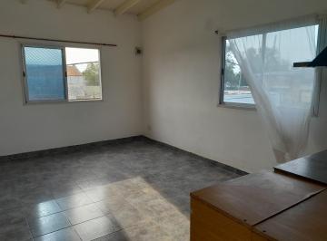 PH de 1 ambiente, Tres de Febrero · Monoambiente 1er. Piso Para 1 o 2 Personas.