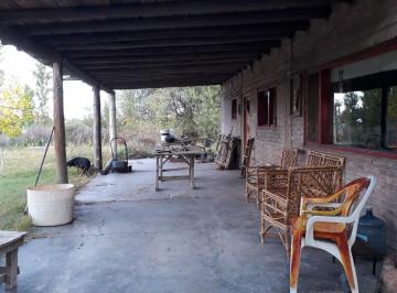 Casa · 360m² · 3 Ambientes · 3 Cocheras · Amplia Casa en Las Paredes