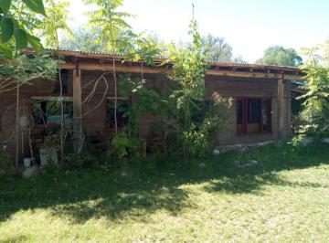 Casa · 215m² · 3 Ambientes · 3 Cocheras · Casa Quinta en Las Paredes | Casi 3.000 m² de Parque | Usd99.999