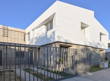 Casa de 5 ambientes, Córdoba · Venta de Duplex! Zona Residencial, Exquisito Diseño y Confort.