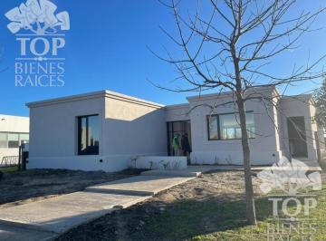 Casa · 193m² · 3 Ambientes · Casa en Venta Ubicado en El Cantón, Escobar, G. B. a. Zona Norte