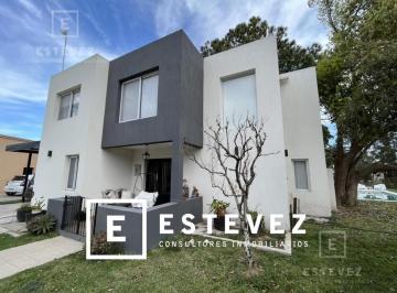 Casa · 181m² · 5 Ambientes · 2 Cocheras · Casa en Venta con Pileta, Zona Arbolada. 3 Dorm.. Barrio Cerrado San Matias, Escobar