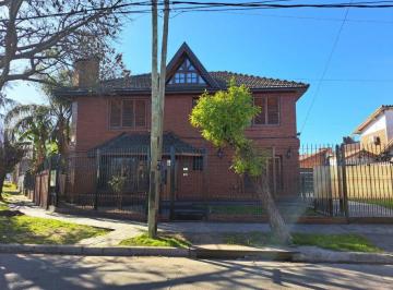 Casa de 4 ambientes, Almirante Brown · Chalet de 2 Plantas en Venta