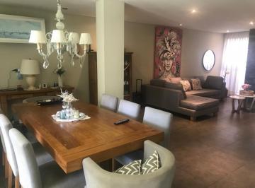 Casa de 5 ambientes, Ituzaingó · Casa Estilo Moderno Ituzaingó Norte