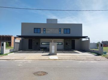 Casa de 5 ambientes, Córdoba · Importante Duplex en Venta - a Estrenar - Terrazas de Manantiales