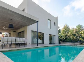 Casa de 7 ambientes, Tigre · Casa en Venta en Club Newman (Se Vende con 2 Años de Renta)