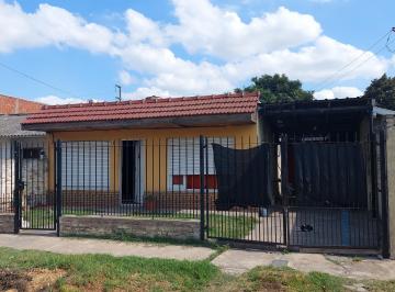 Casa de 3 ambientes, Almirante Brown · Casa en Venta