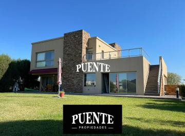 Casa · 910m² · 4 Ambientes · 2 Cocheras · Lagos de San Eliseo - con Fondo Al Lago!