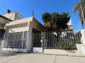 KNK-KNK-3964_2 · Oportunidad Venta Casa Lote Propio Garage Jardin y Patio