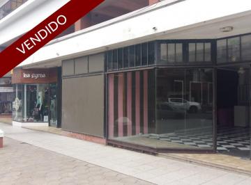 Local comercial · 54m² · Local en Estratégica Ubicación, Sobre Calle Comercial Alem. Vendido