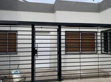 Casa · 80m² · 3 Ambientes · 1 Cochera · PH a Estrenar en Esquina con Garage
