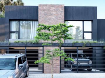 Casa · 130m² · 3 Ambientes · 1 Cochera · Casa en P. Luro