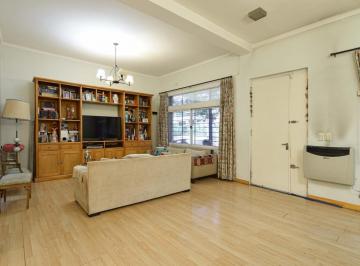 Casa · 152m² · 4 Ambientes · Casa - Venta - 4 Amb - Suite - Terraza - Parrilla - Belgrano R