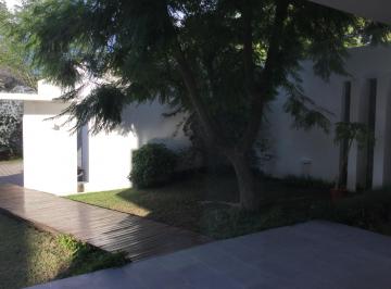 Casa de 7 ambientes Alquiler USD 3.000 · Alquiler Premium El Bosque