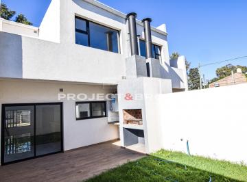 Casa de 4 ambientes, Ituzaingó · Espectacular Duplex en Venta en Parque Leloir